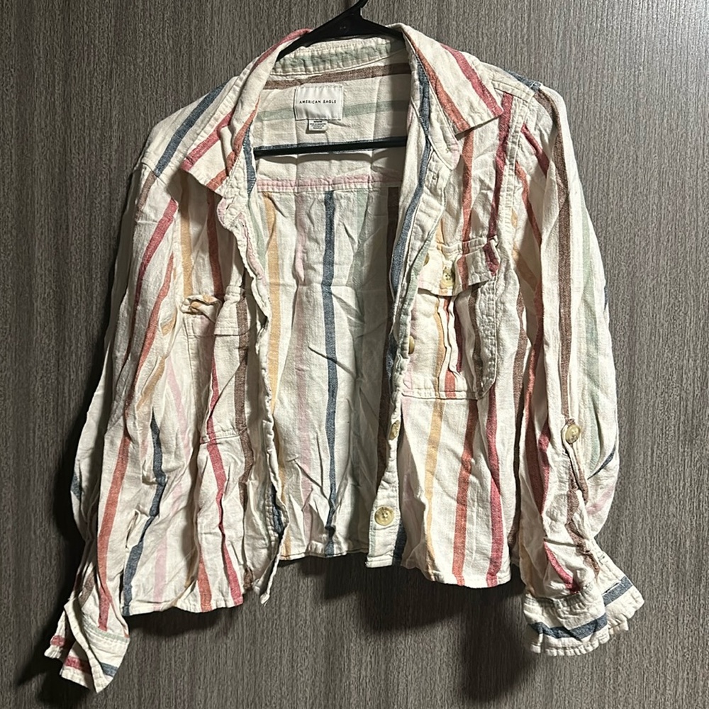 American Eagle cropped button down